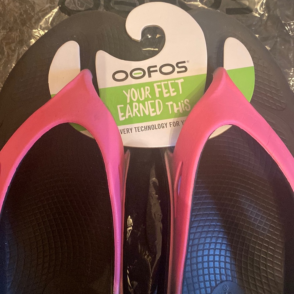 Like New OOFOS